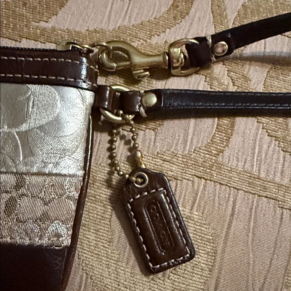 Coach Vintage Signature Patchwork wristlet preowned - Picture 5 of 16